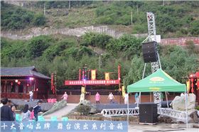 舞台上无线话筒和有线话筒哪个更好