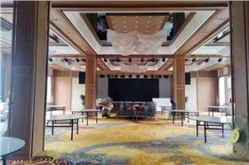 威海市蓝湖宾馆选用极悦娱乐GL有源线阵音响产品