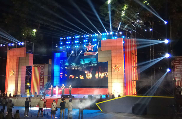 韶关八一军民联欢晚会采用线阵音响系统