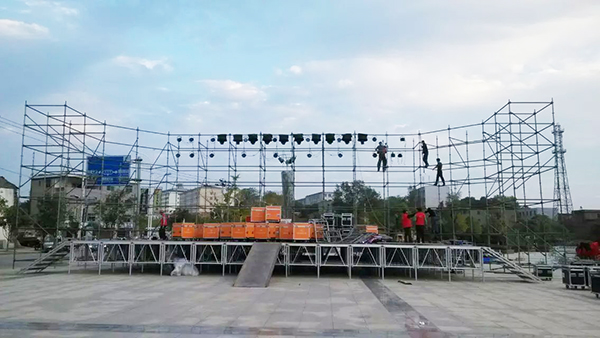 浅谈线阵音响效果与舞台气氛的关联