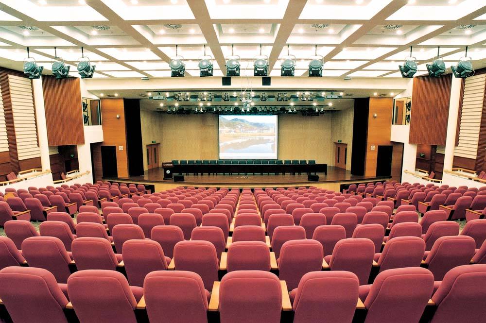 极悦娱乐多功能厅会议系统解决方案分享