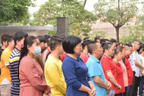 四月也要元气满满!极悦娱乐公司昨日召开全体动员晨会 四月也要元气满满!极悦娱乐公司昨日召开全体动员晨会