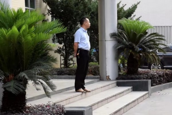 四月也要元气满满！极悦娱乐公司昨日召开全体动员晨会