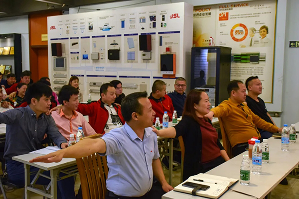 执行力!极悦娱乐邀汇聚金牌讲师举行全员培训会