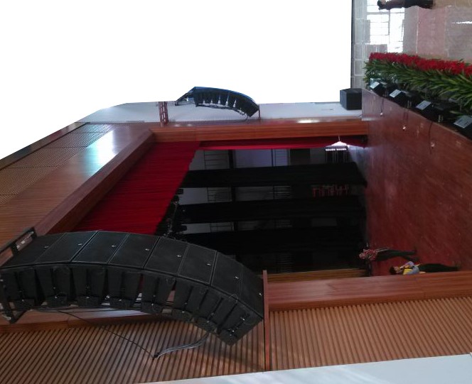 室外广场、体育馆等场所的拾音技巧